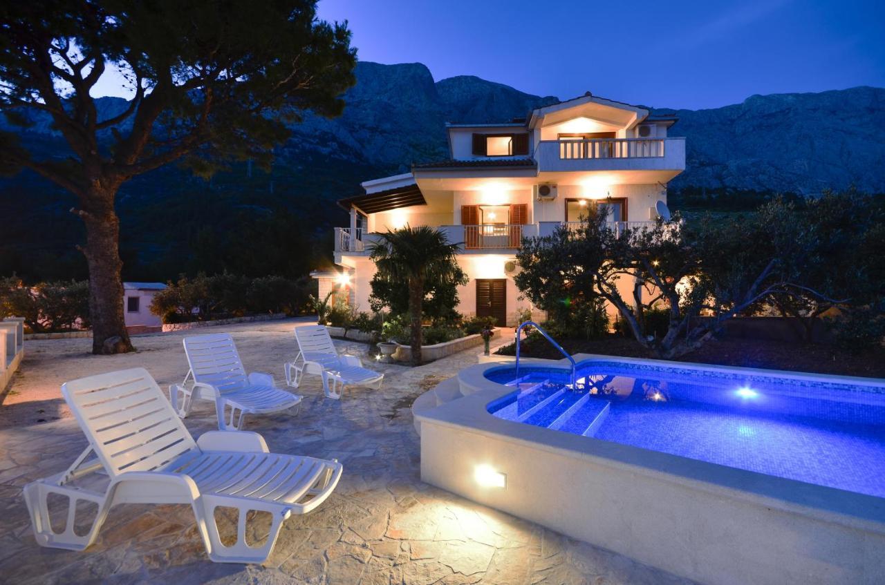 Family Friendly Apartments With A Swimming Pool Baska Voda, Makarska - 12442 Dış mekan fotoğraf