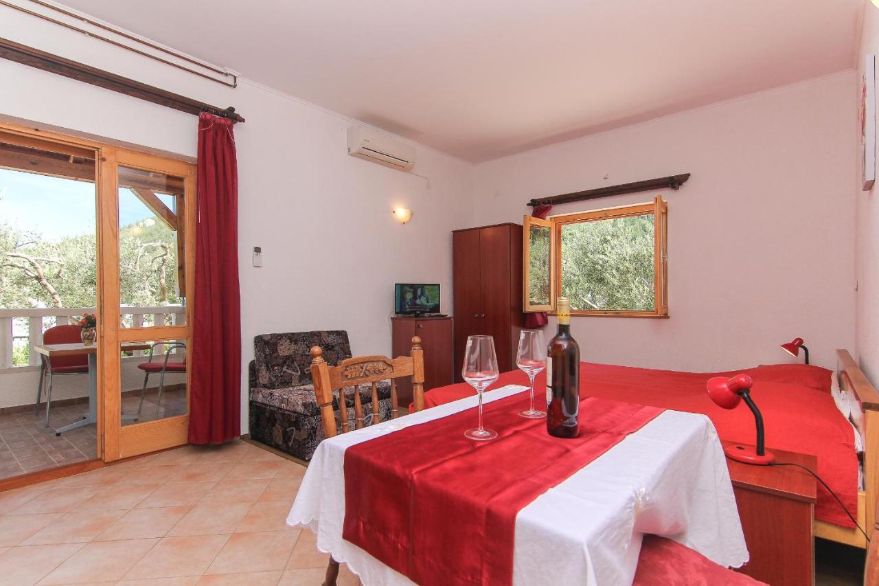 Family Friendly Apartments With A Swimming Pool Baska Voda, Makarska - 12442 Dış mekan fotoğraf