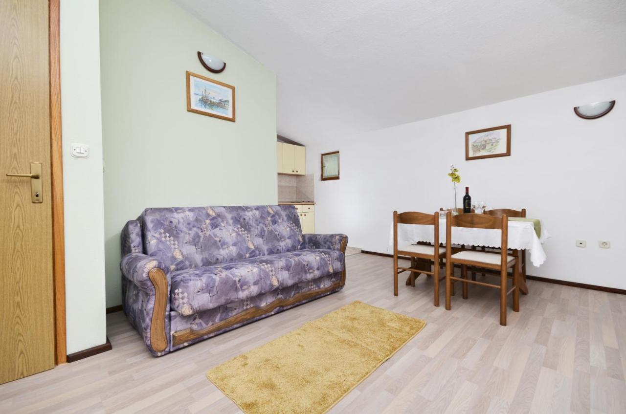 Family Friendly Apartments With A Swimming Pool Baska Voda, Makarska - 12442 Dış mekan fotoğraf