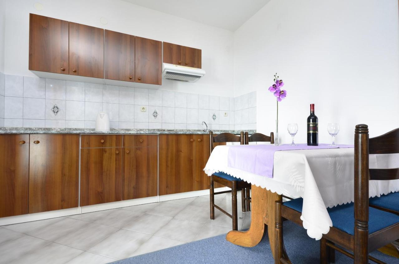 Family Friendly Apartments With A Swimming Pool Baska Voda, Makarska - 12442 Dış mekan fotoğraf