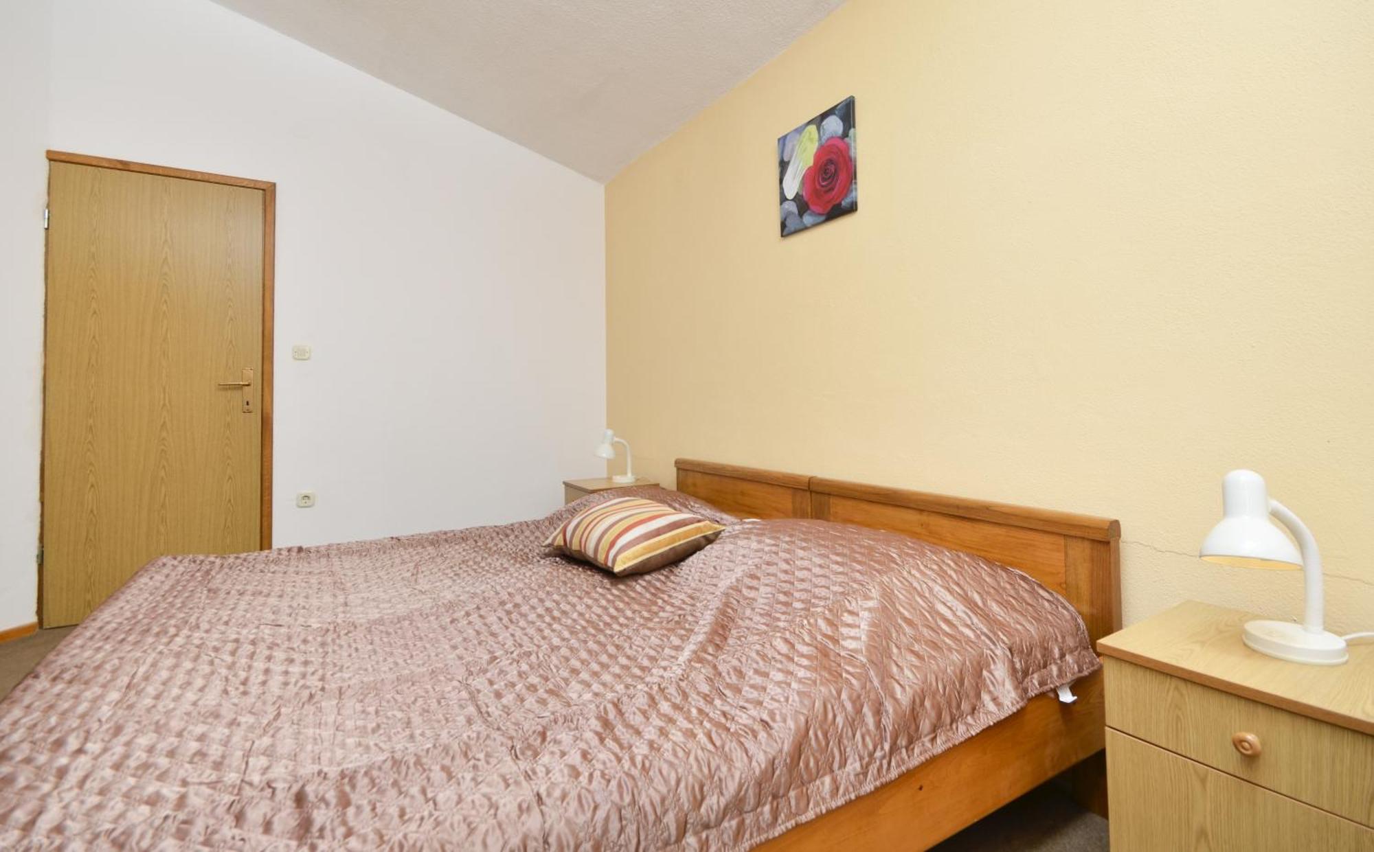 Family Friendly Apartments With A Swimming Pool Baska Voda, Makarska - 12442 Oda fotoğraf