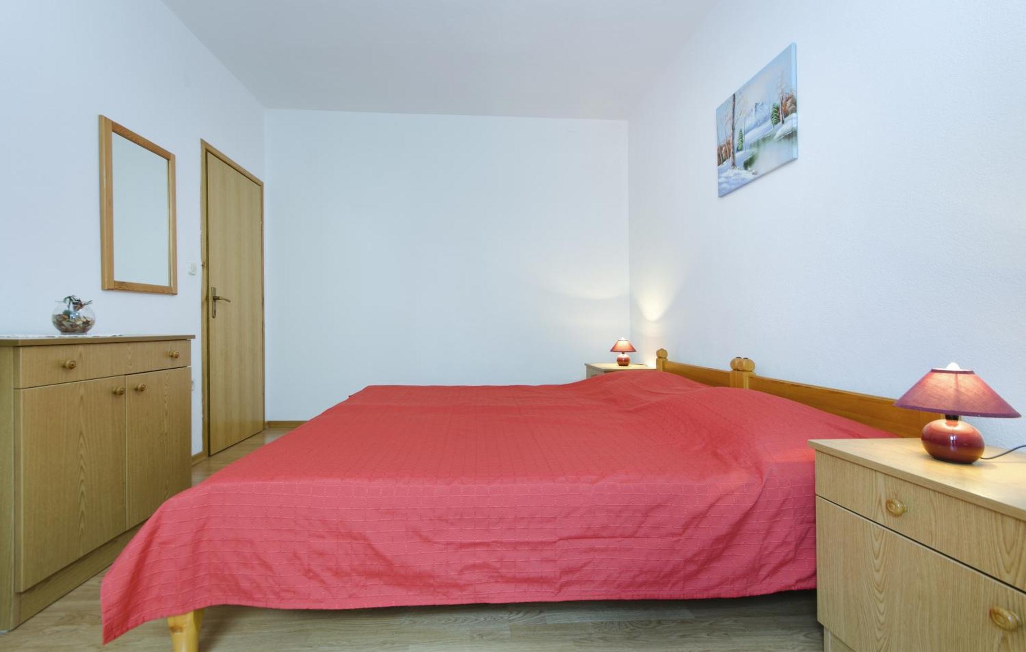 Family Friendly Apartments With A Swimming Pool Baska Voda, Makarska - 12442 Oda fotoğraf