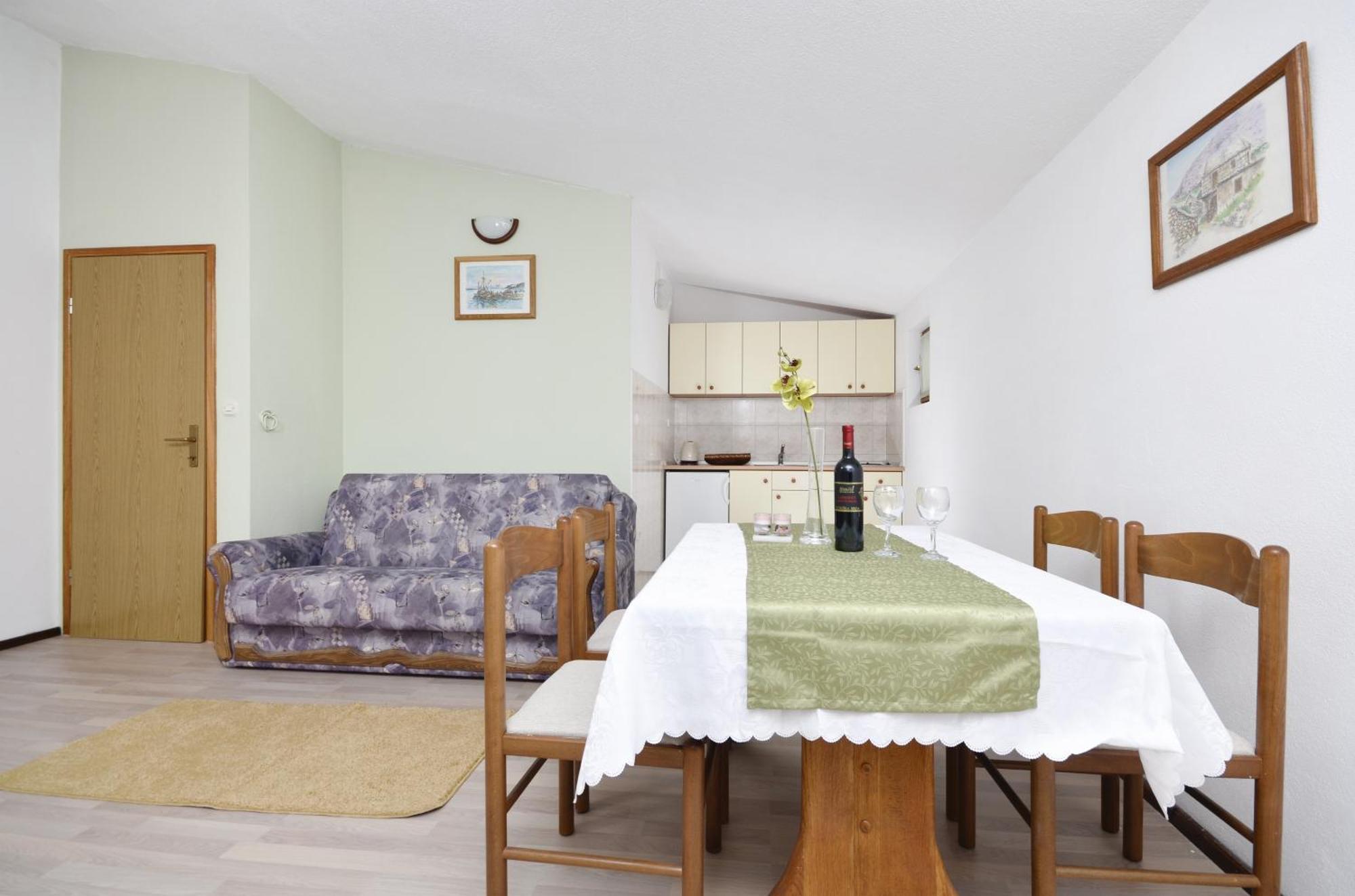 Family Friendly Apartments With A Swimming Pool Baska Voda, Makarska - 12442 Oda fotoğraf